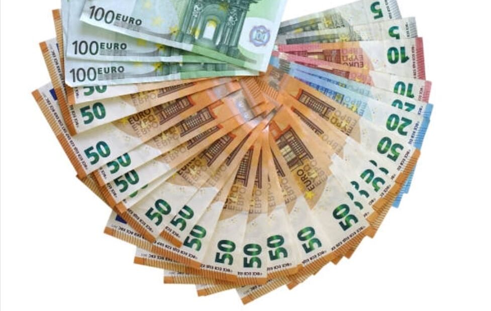 Join our competition and win cash prizes instantly!